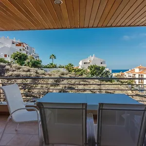 https://balcon-de-los-gigantes-2a037.tenerifehoteles.net